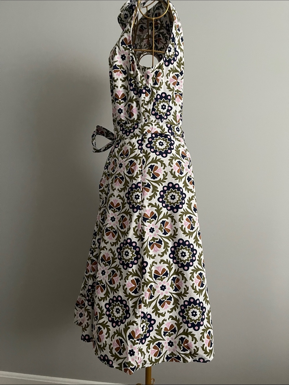 Boden Sleeveless Midi Dress in White with Navy, Olive & Pink Floral Print - Picture 3 of 6